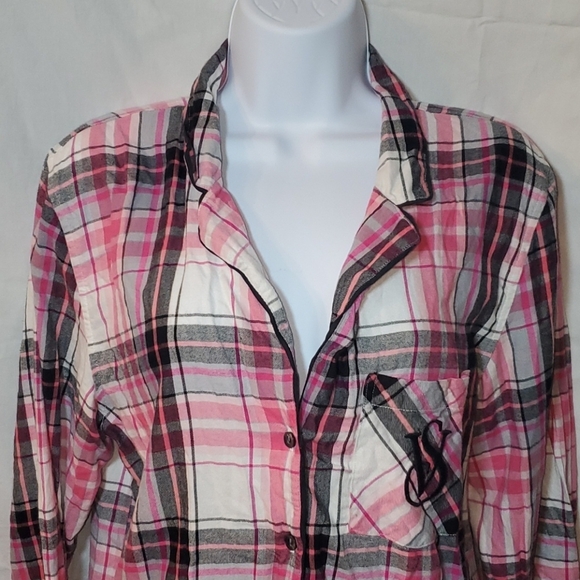 4/$20 Victoria's Secret lounge sleep flannel top - Picture 2 of 10